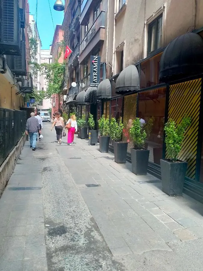 2 Bedrooms Central Area Located Appartment 1Floor Istanbul Apartment